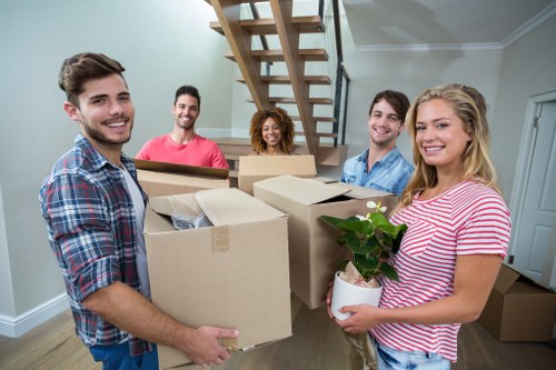 Moving truck support for local home moves in Ilford